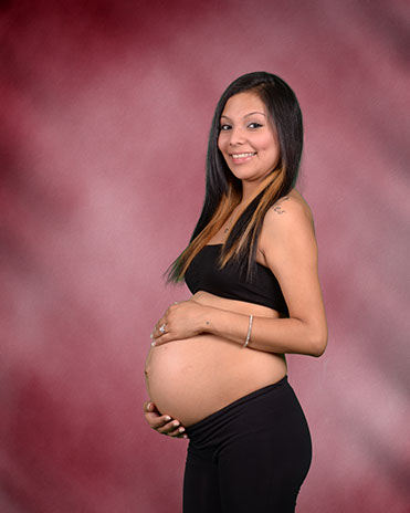 Maternity portrait of a pregnant mother expecting her first baby taken by Howard Sykes of HSykesPhoto.