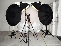 Examples of professional photographer lighting equipment Picture of professional photographic lighting equipment
