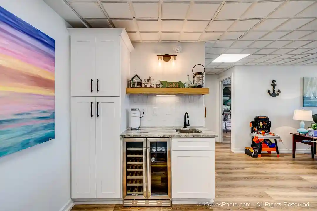 Lower level wet bar